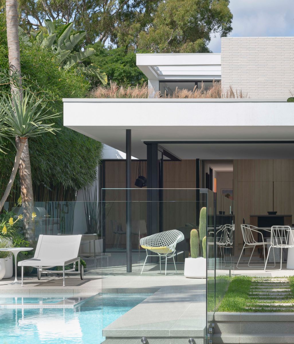 Elevate your garden: choosing the perfect outdoor pots for every space