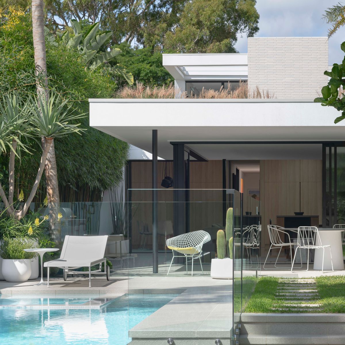 Elevate your garden: choosing the perfect outdoor pots for every space