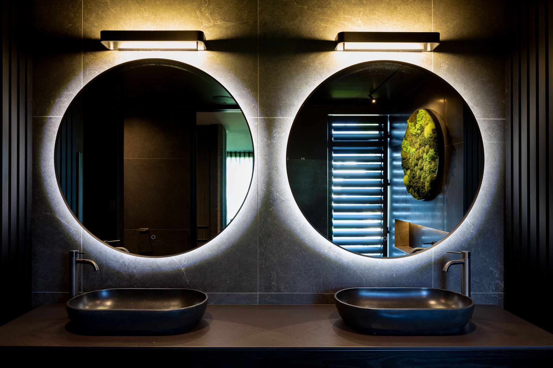 Always entrust professionals, especially where complex elements are involved, flawlessly showcased in this bathroom in Queenstown - Photography: Marina Matthews