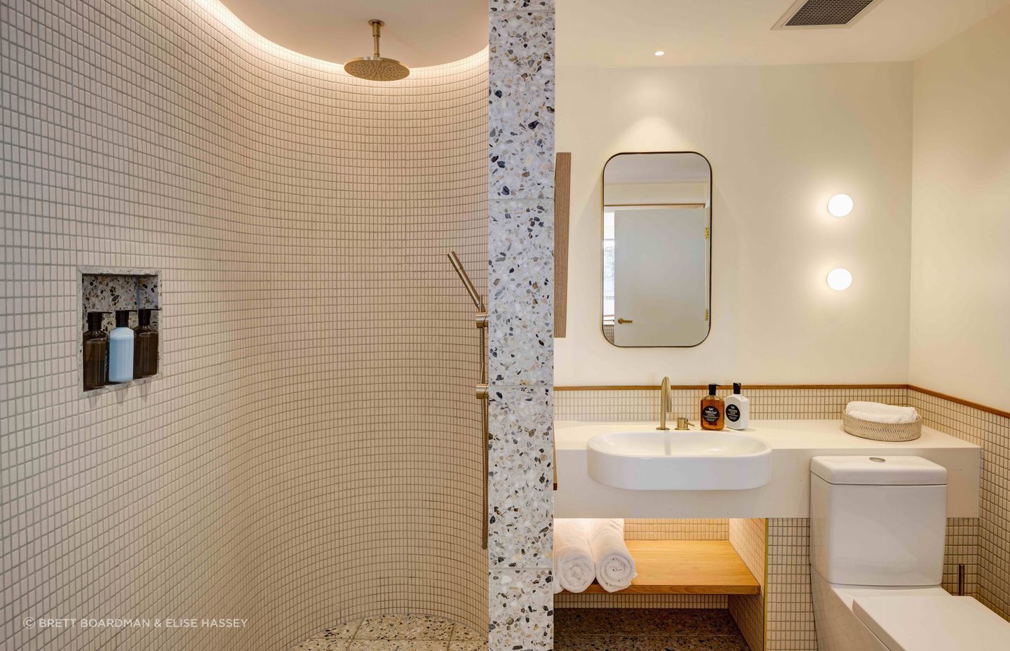 Task and indirect lighting optimise the guest experience in the Surf Hotel