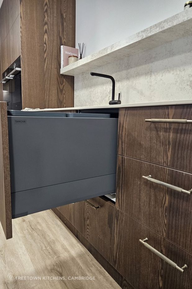 “The Tanova FLEX program is colour-matched to all other Tanova products, so if you want to use products from the other Tanova solutions due to space or requirement constraints, everything will be cohesive.” Picture: Tanova FLEX in Umbra Grey Shown On Merivobox Drawer.