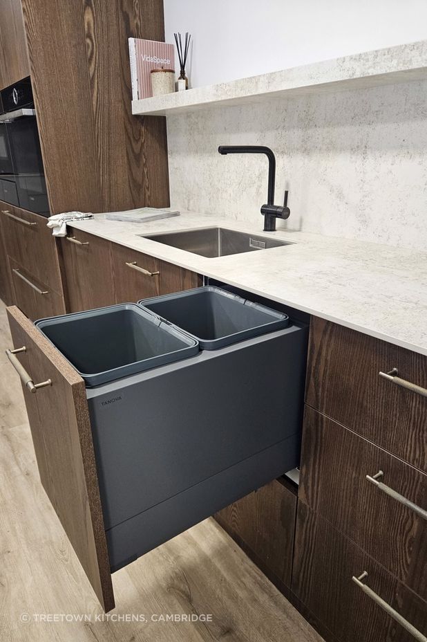 “The Tanova FLEX is seriously easy to keep clean, with no dirt traps, crevasses or joints on the bin seating surface. You can easily wipe it clean in situ, with no need to dismantle it.” Picture: Tanova FLEX in Umbra Grey Shown On Merivobox Drawer.