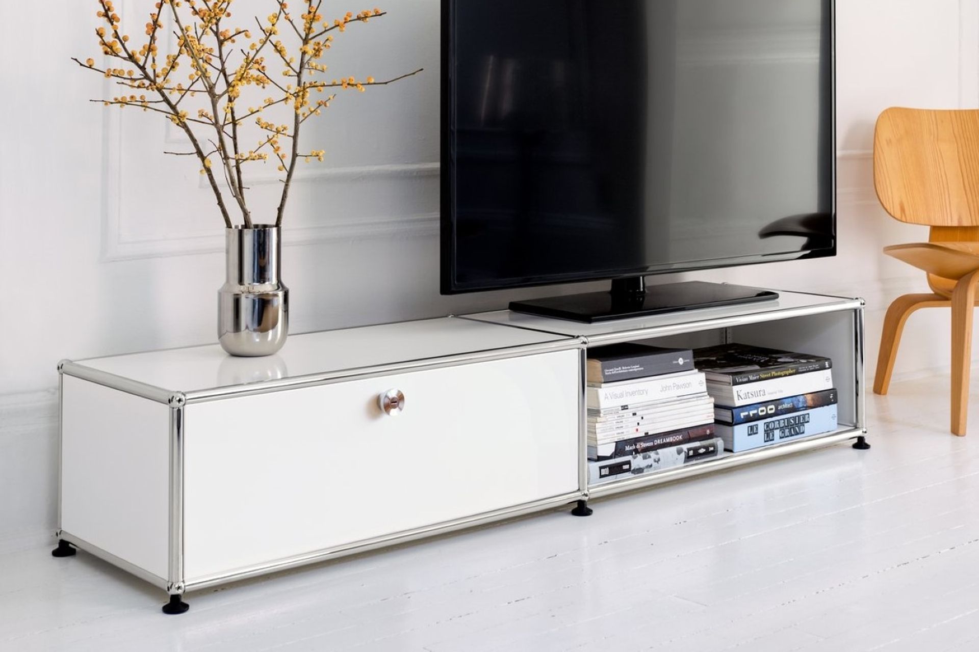 Sleek, contemporary and vibrant — the USM Haller Entertainment Unit.