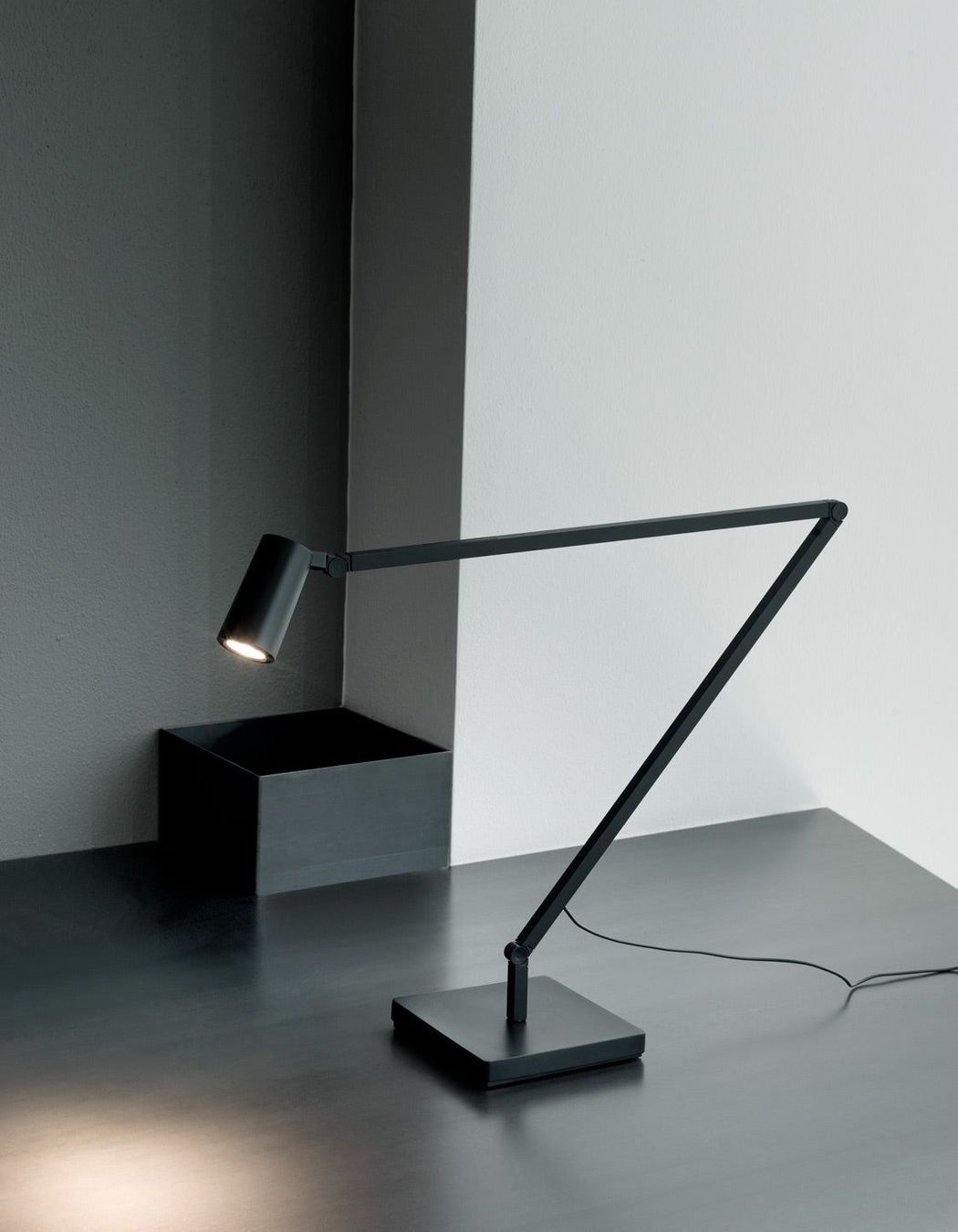 Untitled Spot Table Lamp
By Mondoluce