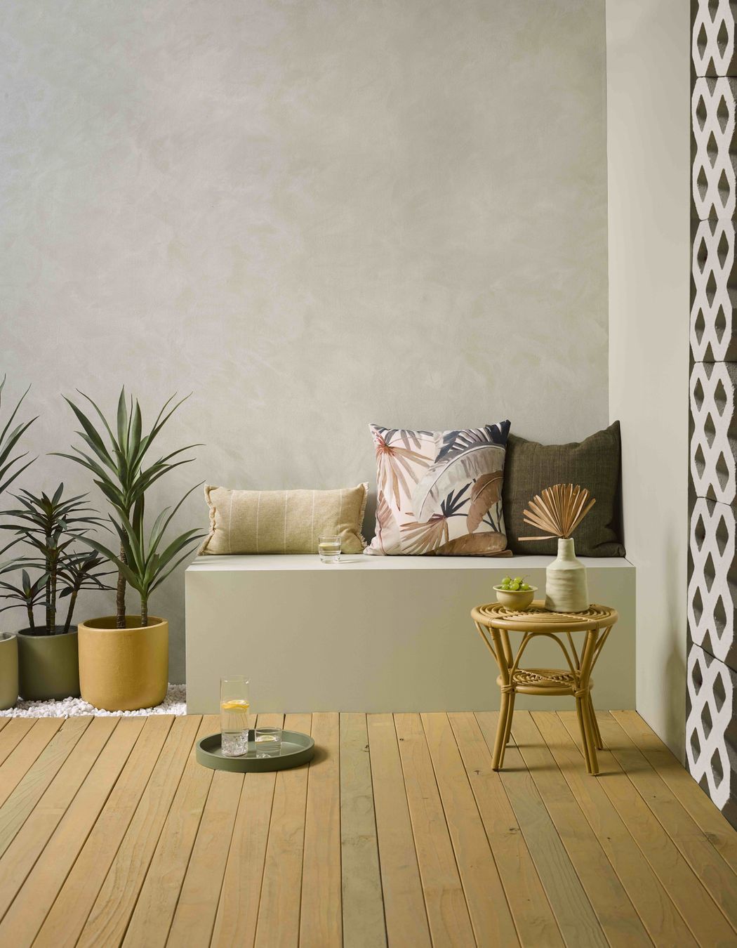 Outdoor patio colour scheme by Vanessa Nouwens