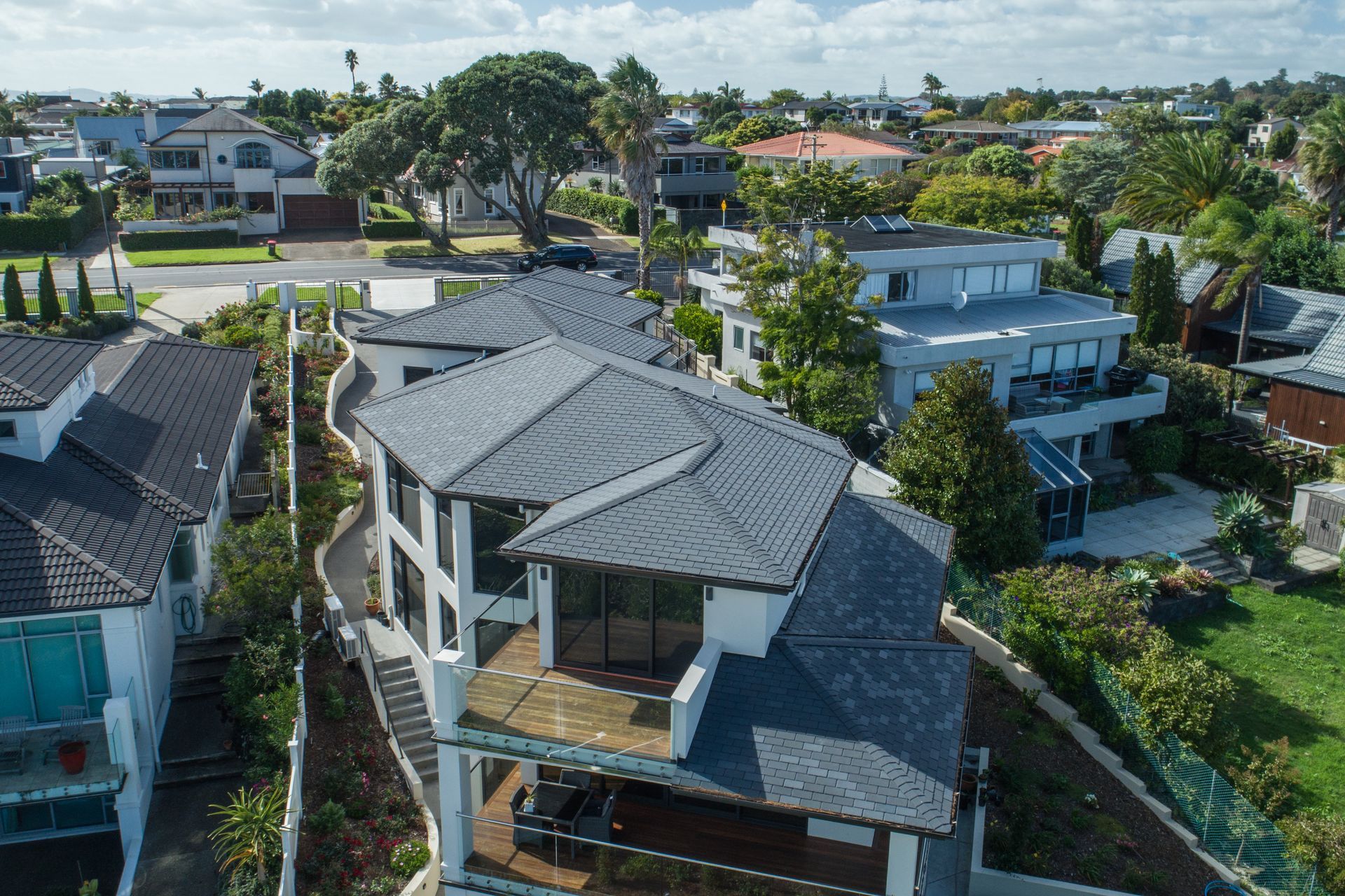 Two different coloured Viking EcoStar tiles were used on the roof of this home to create visual interest.