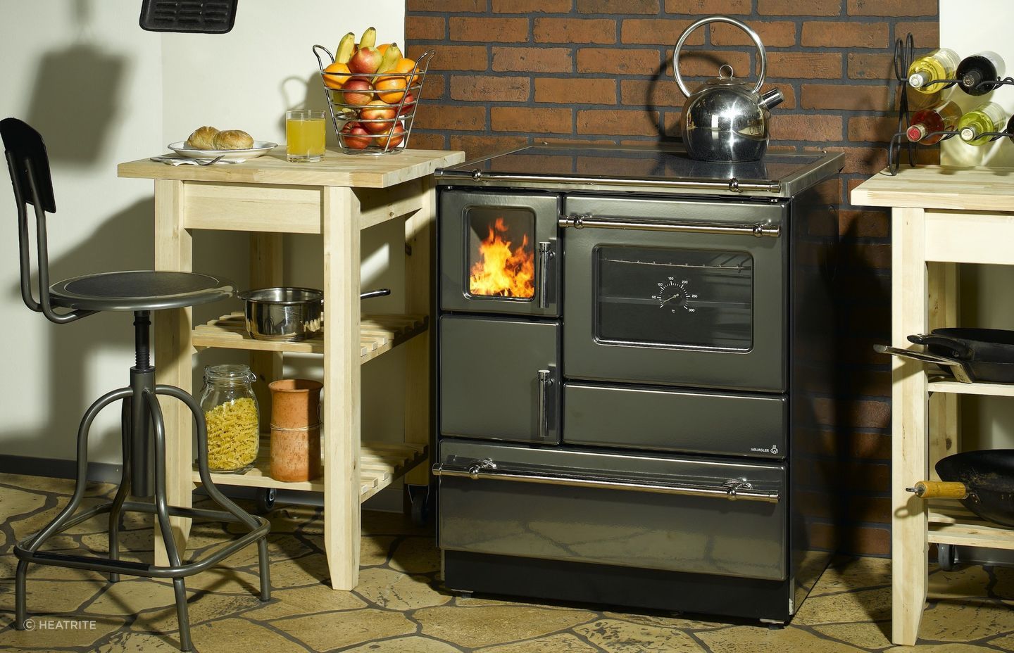 The Ambiente Line K 128 F Wood Stove achieves the perfect balance of traditional looks and modern convenience.