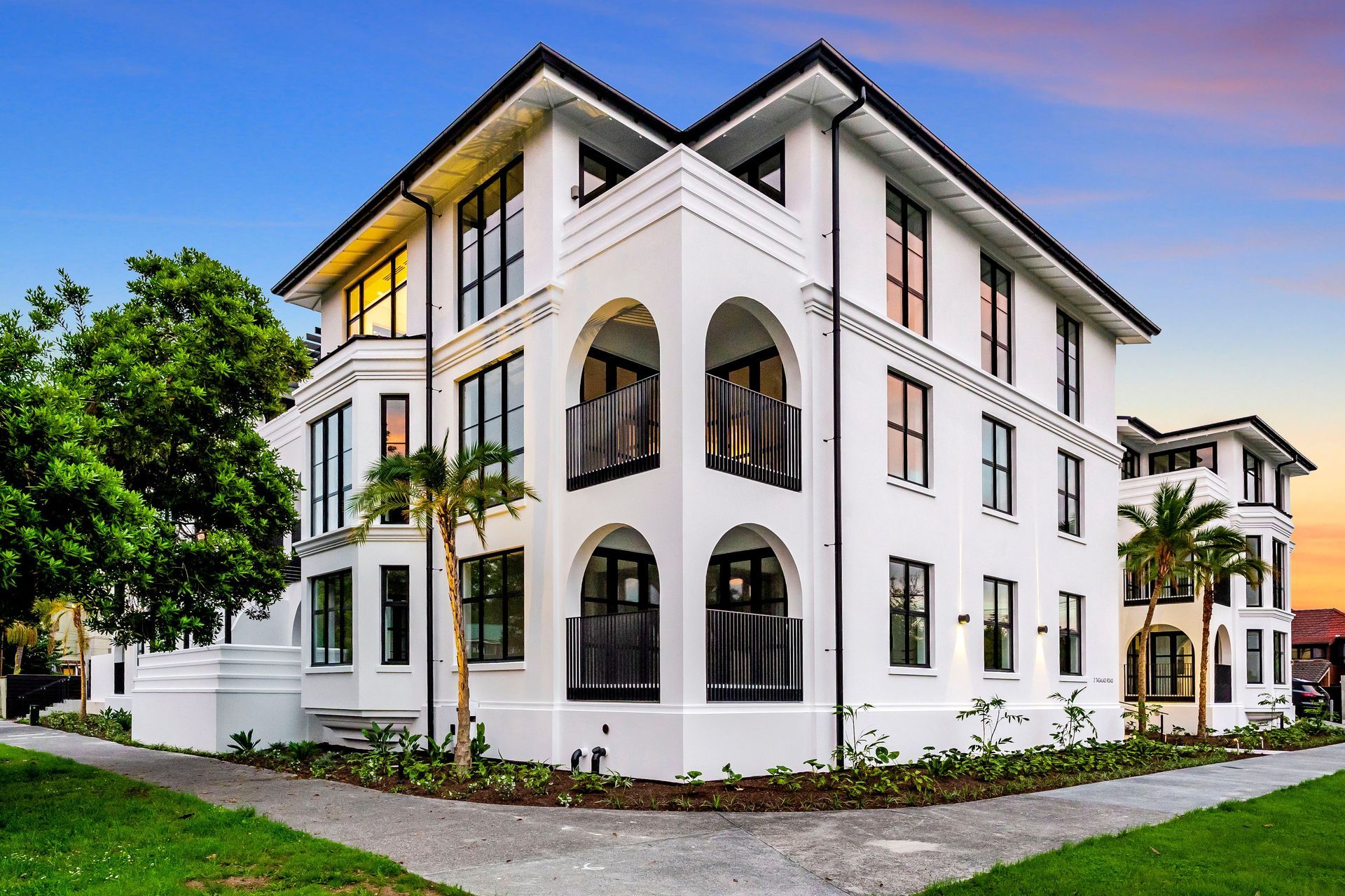 Professional work will yield professional results, crucial for large balustrade projects like The Arches in Mission Bay by Unex Systems.