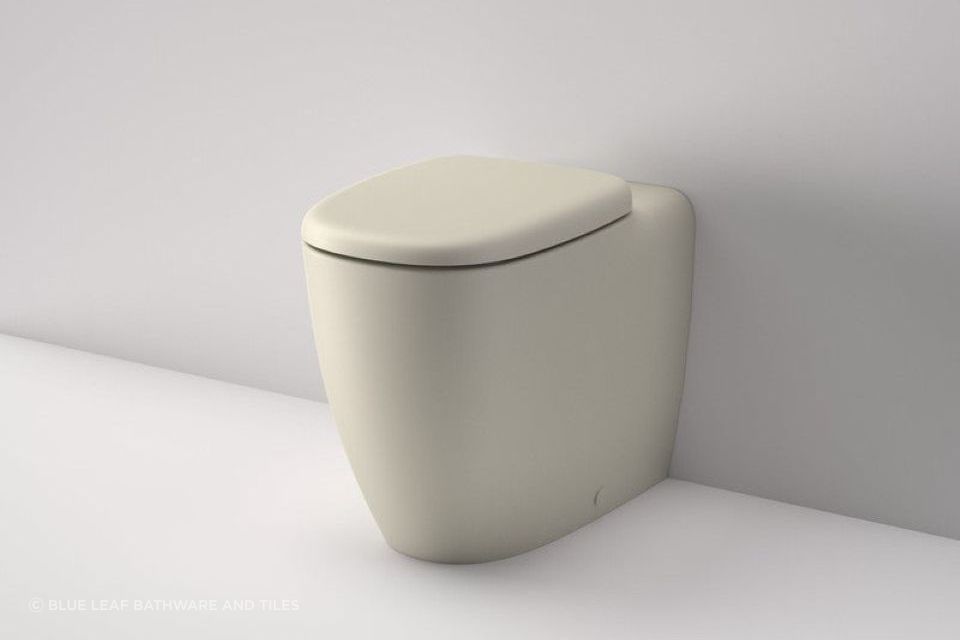 With patented CleanFlush rimless and GermGard antimicrobial technology, the Caroma Contura II is the ultimate hygienic choice.