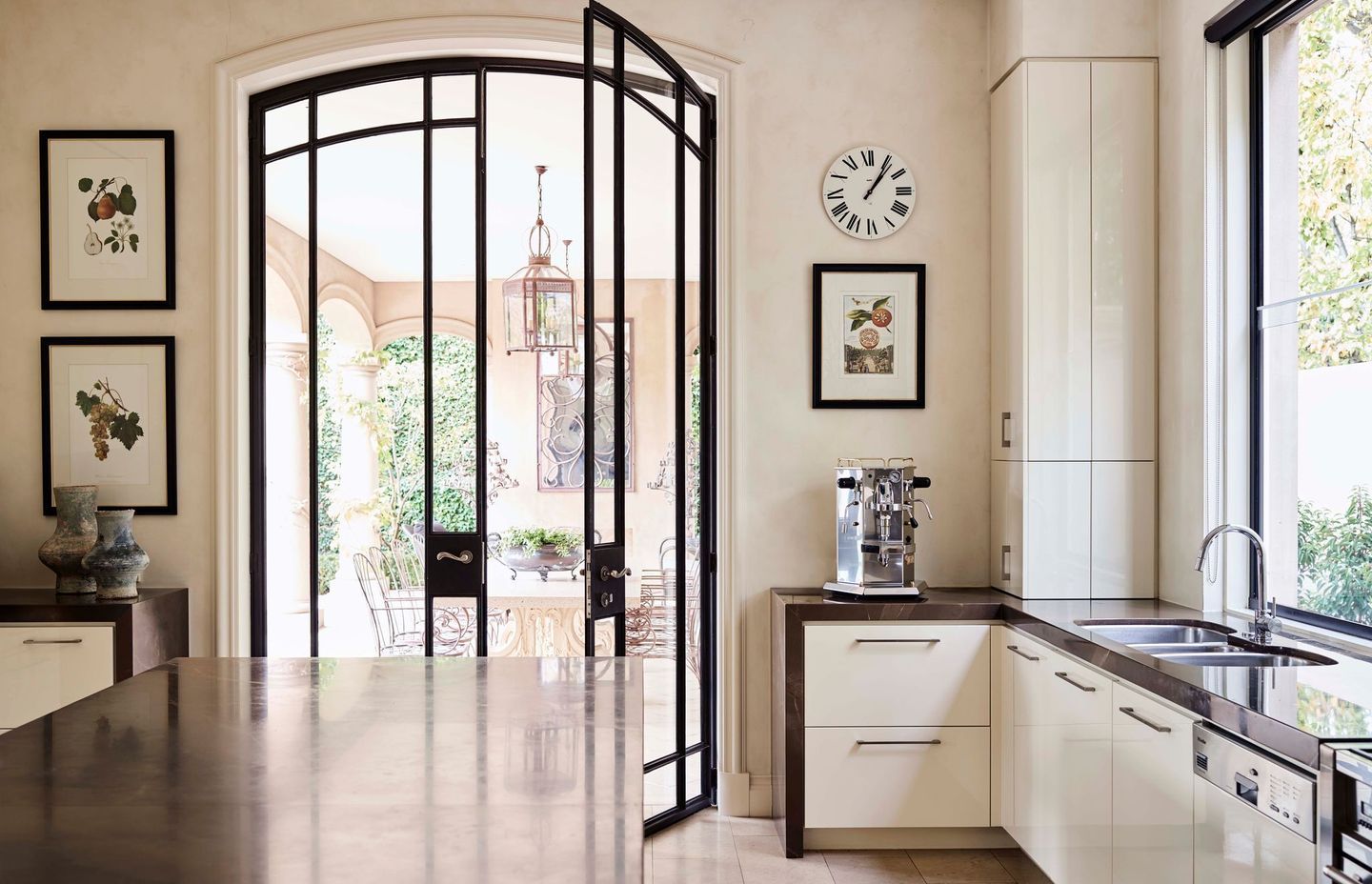 Kenley Court by Rob Mills Architecture &amp; Interiors | Photography by Mark Roper