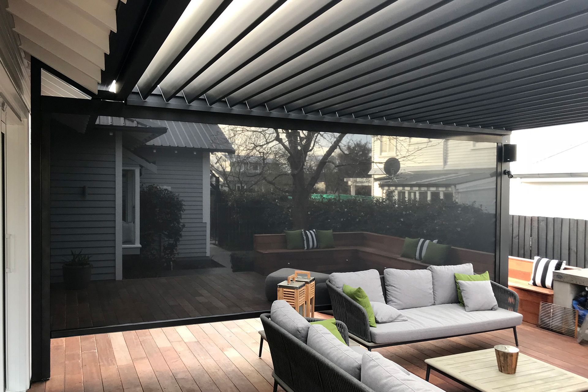 Motorised and automated louvre roofs and Securo exterior blinds not only provide outdoor comfort, but also assist in controlling passive heating and cooling and therefore the building’s energy consumption.