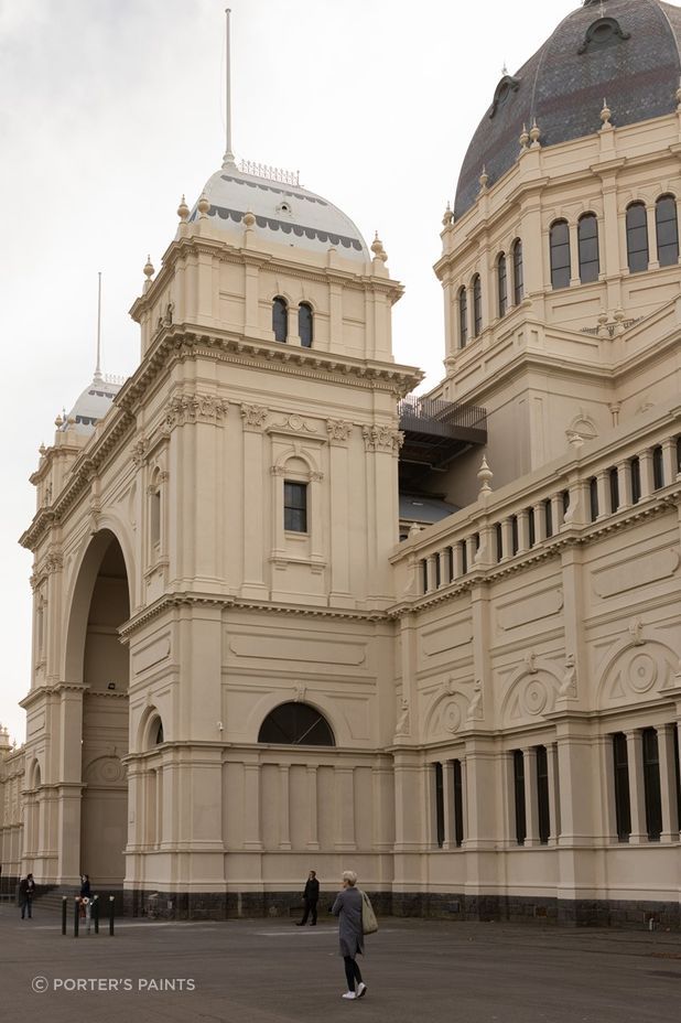 the premium silicate paint is made with inorganic pigments that are UV stable and, therefore, fade resistant.