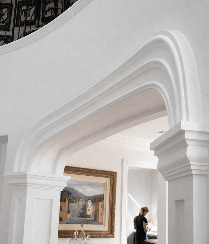 Curves, archways, and circular moulding: designing beyond limits with Milano Flex