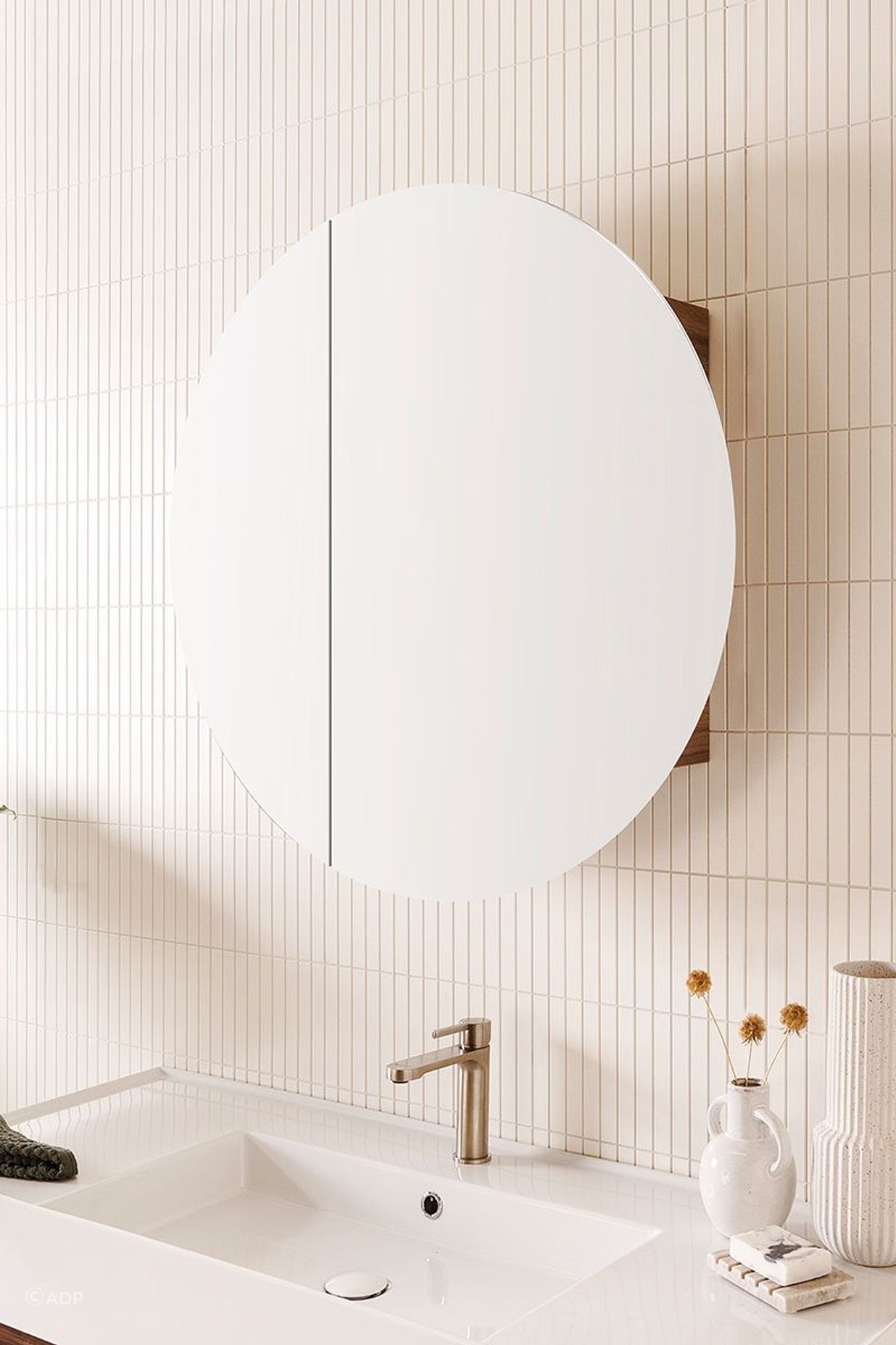 round-small-mirrored-cabinet.jpg