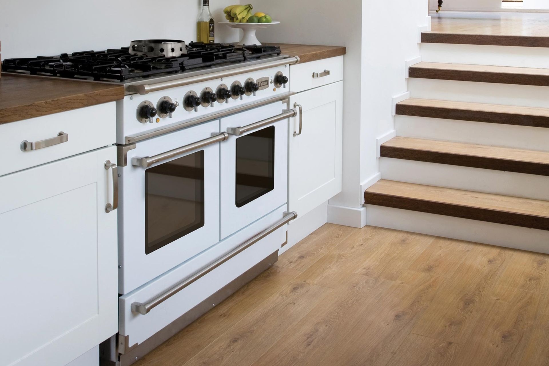 The Falcon Continental Freestanding Cooker W.1100 has not one but two multi-functional ovens, easily accommodating large groups and gatherings.