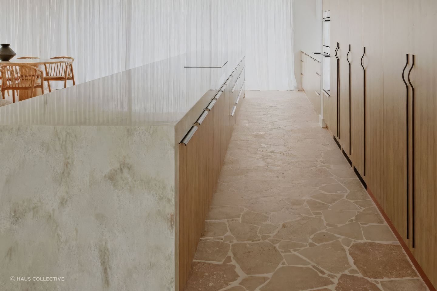 20mm Premium Grade Classic Linen Crazy Paving