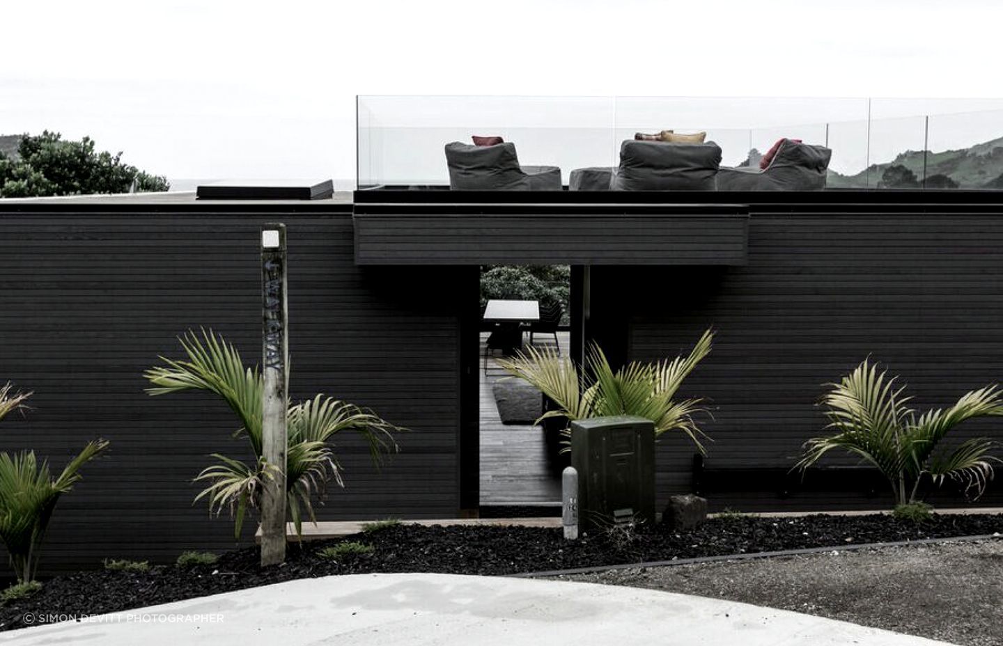 The Hahei Beach House in Coromandel by Chris Tate in collaboration with Evelyn McNamara.