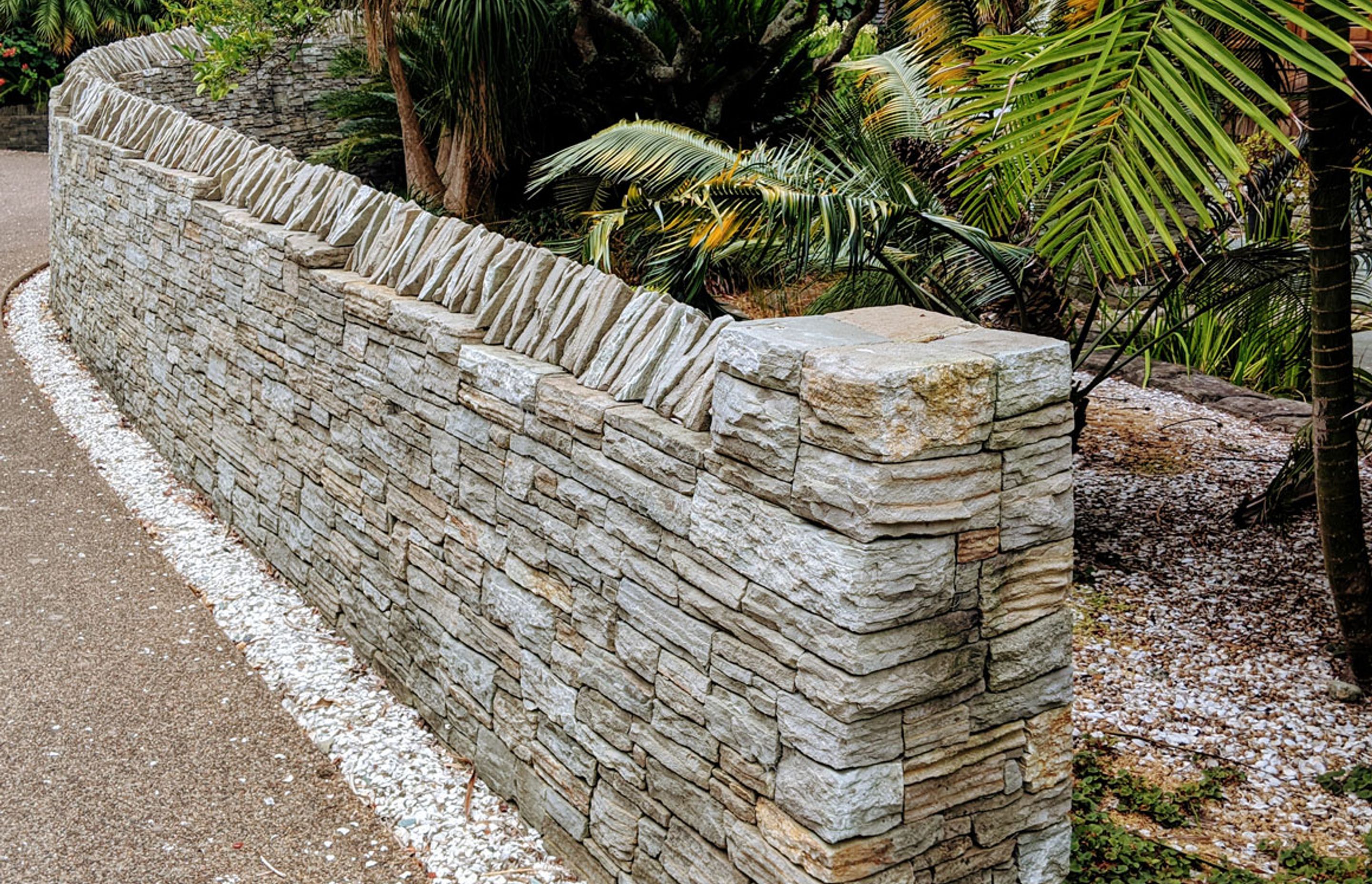 Paradise Quarry stocks a number of stone walling products all designed to give a range of finished 'looks' such as this dry-stack wall.