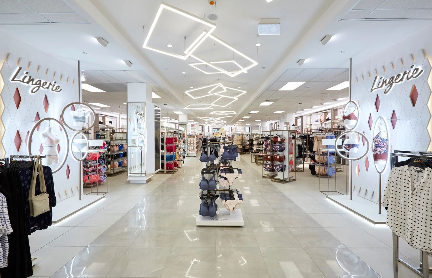 Tiling Farmers stores requires an extra attention to detail, Mahsa says.