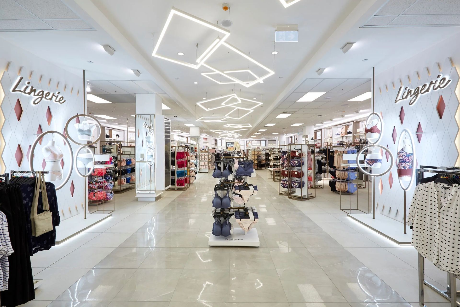 Tiling Farmers stores requires an extra attention to detail, Mahsa says.