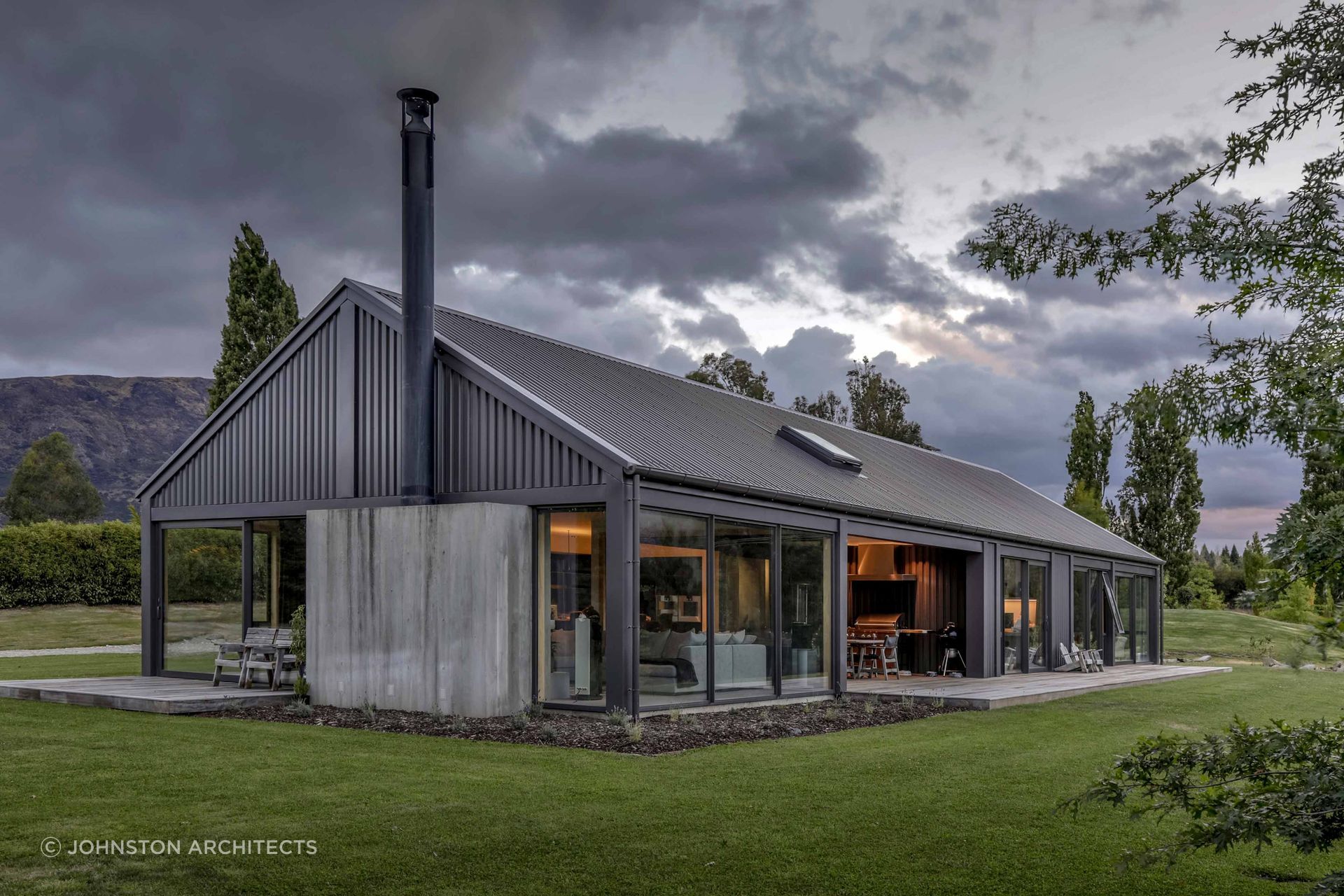 Beatiful house design named River Valley by Johnston Architects | Photography: Jamie Cobel