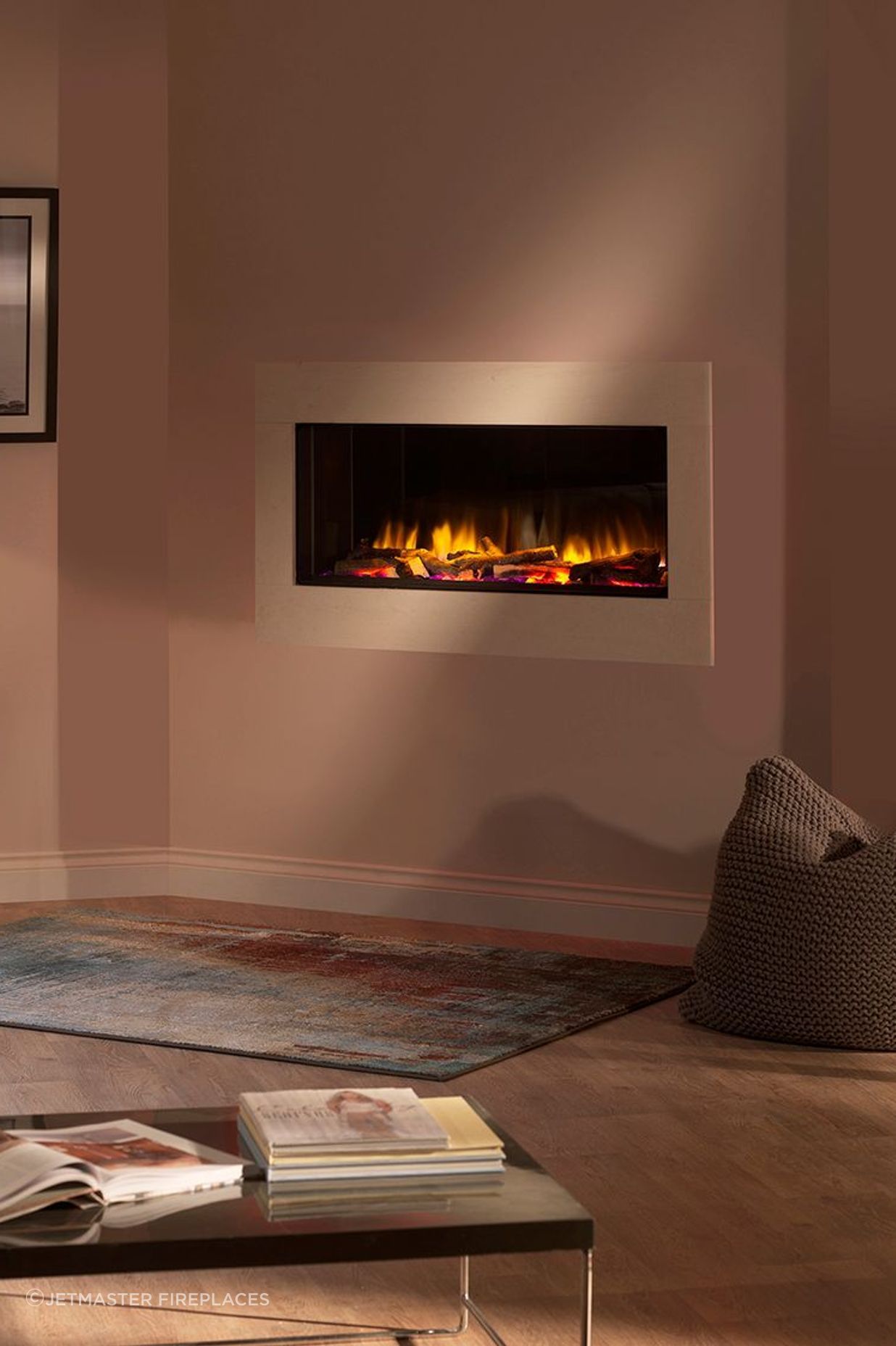 Anti-reflective windows ensure a clear view of the 1000E Electric Fireplace from every angle.