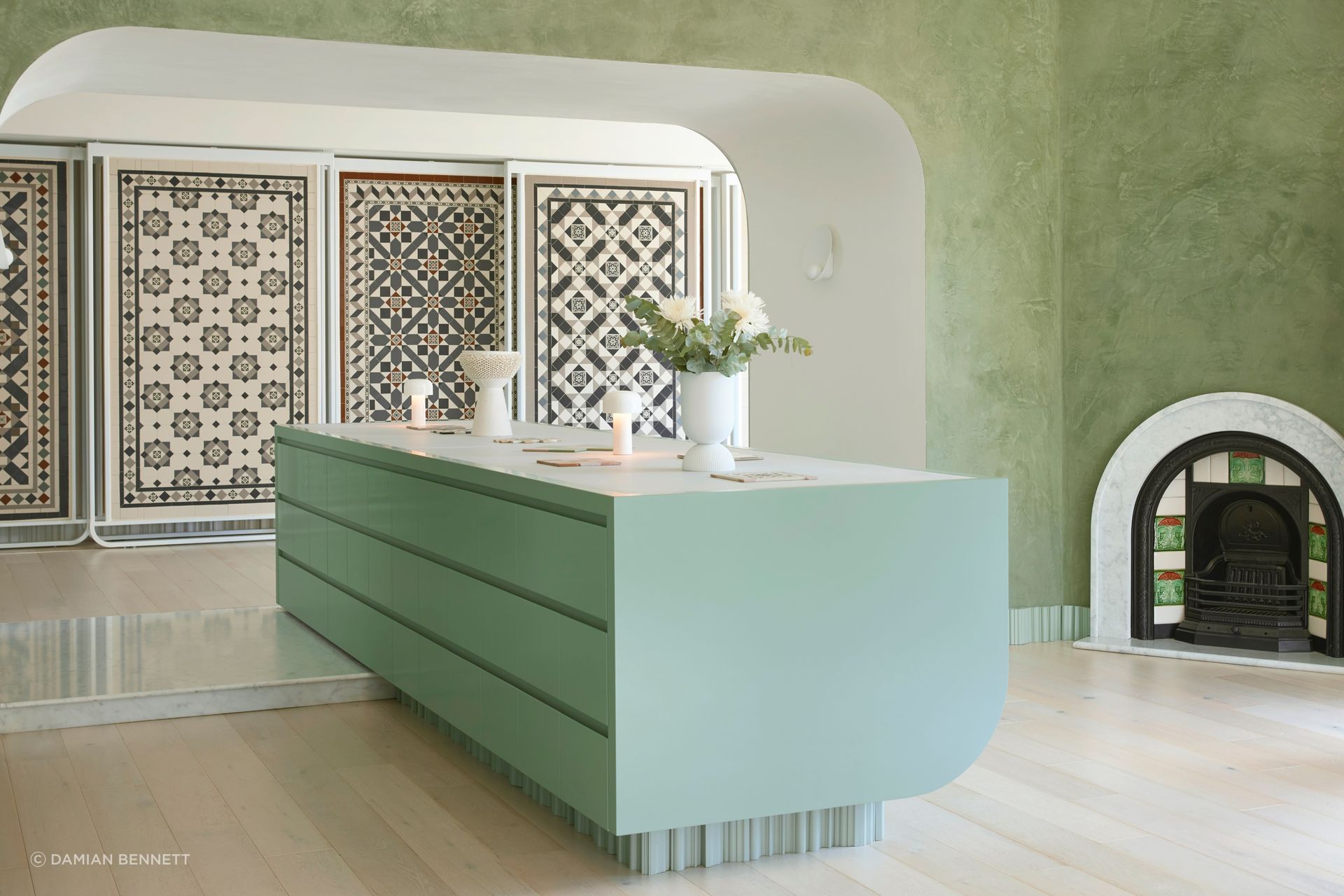 Tessellated Tile Factory is a space designed to emulate the very setting which the retailer’s products are designed for – the iconic terrace house.