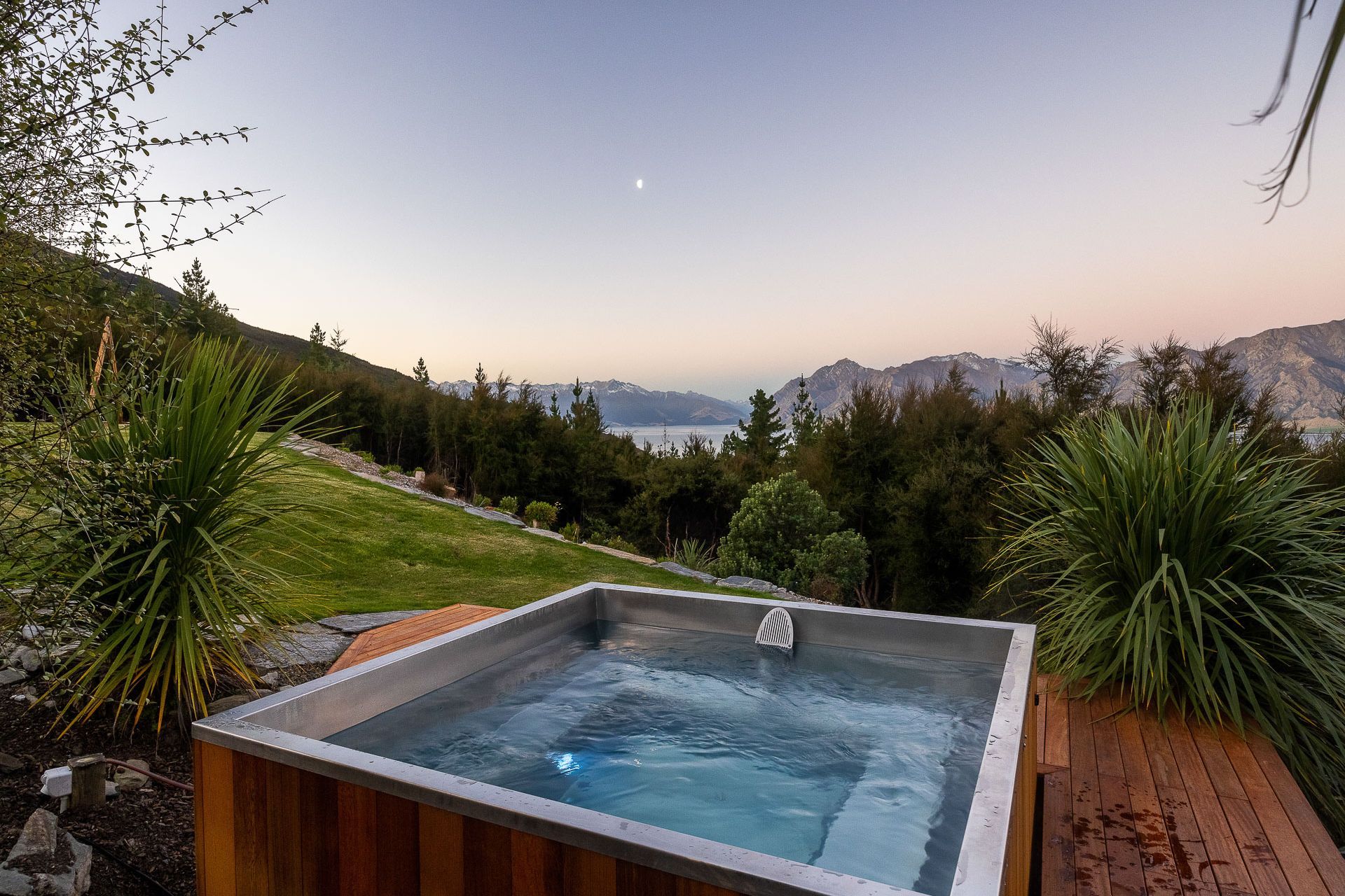 The exquisite Stainless Steel Square Spa by Stoked Stainless complemented by an equally impressive view.