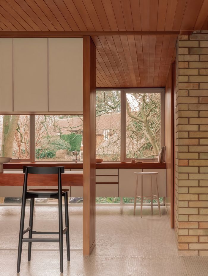 Lara Stool / L.Ercolani