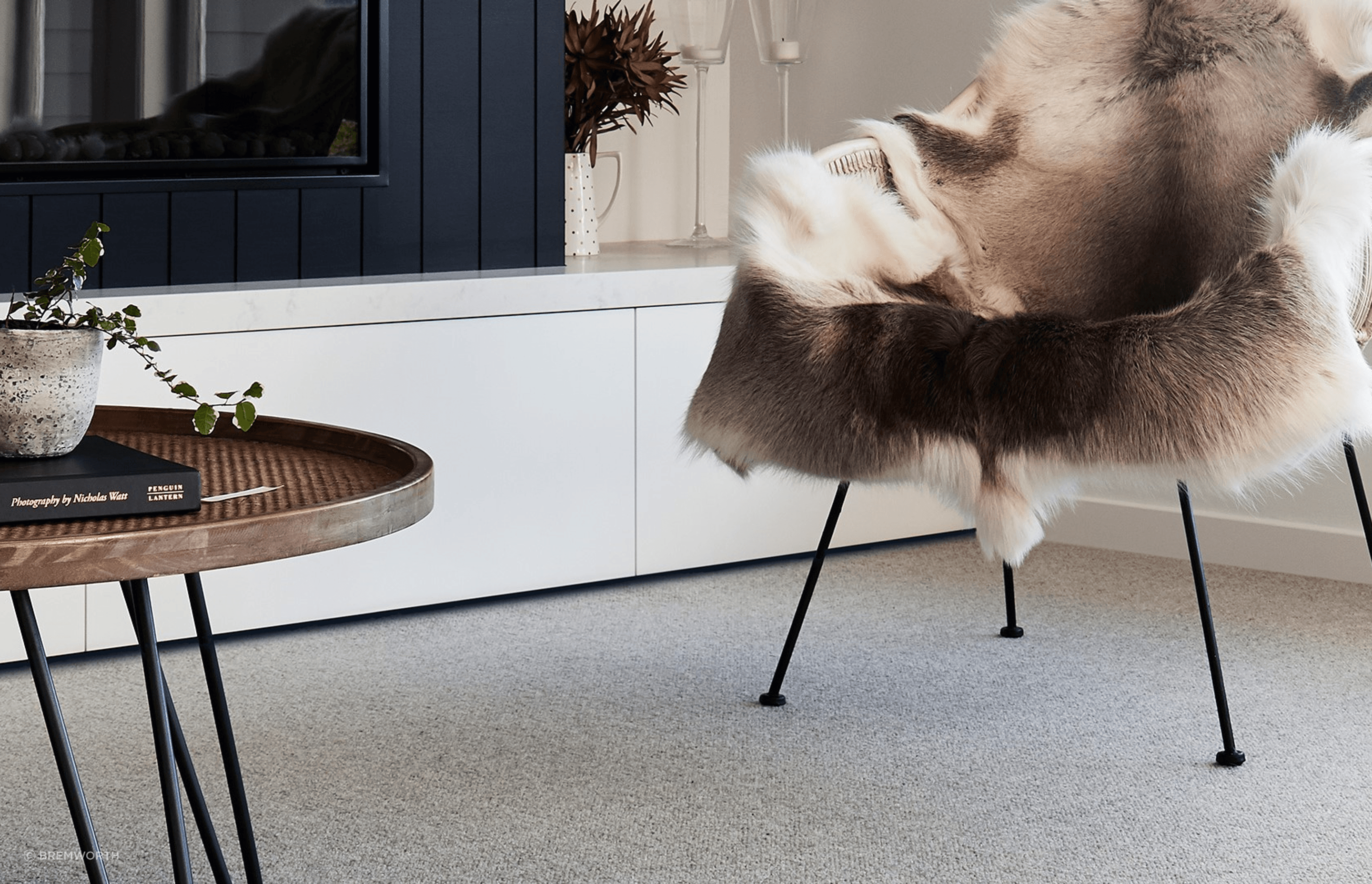 What are the pros and cons of wool carpet?