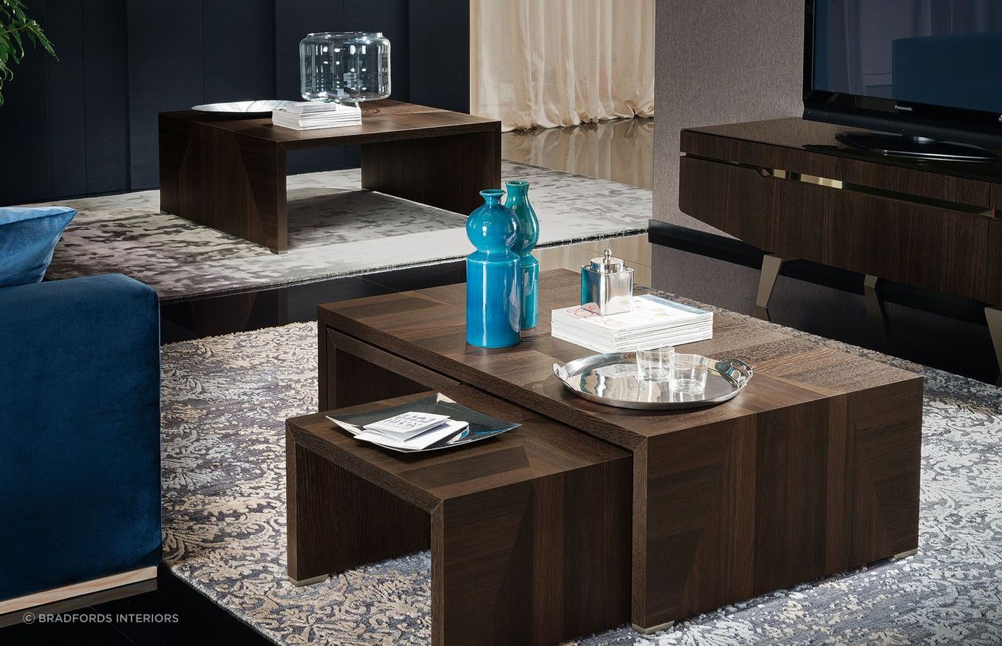 Choosing a pop-coloured decorative item is a great way to introduce a bit of dynamism, especially when matched with a superb option like the Accademia Coffee Table by Alf Italia.