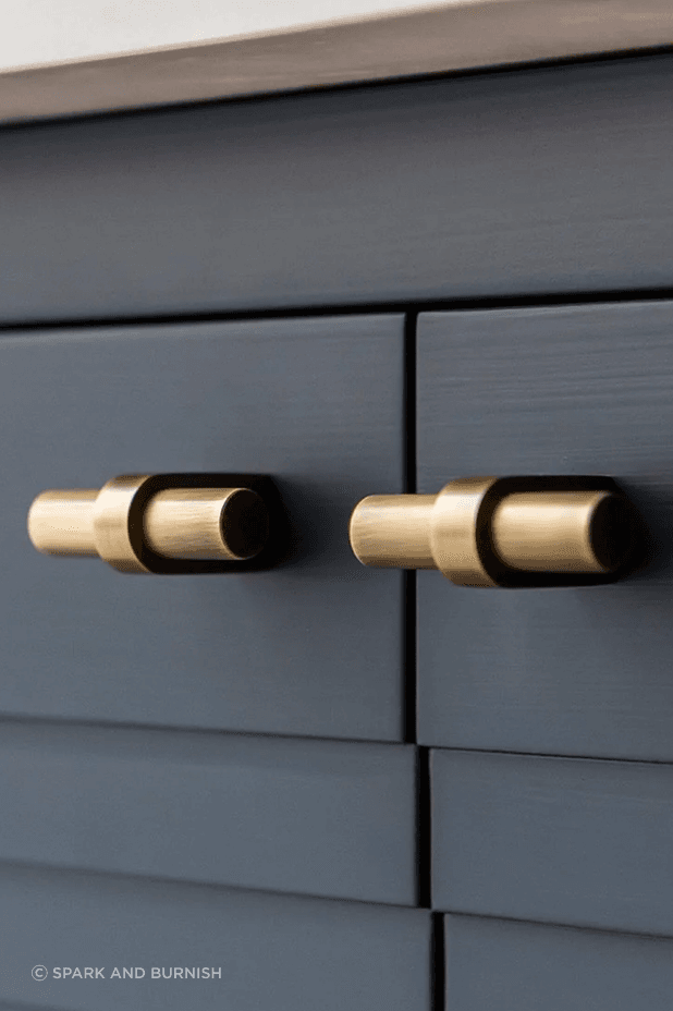 Armac Martin - Arbar T-Bar Cabinet Pull
By Spark and Burnish