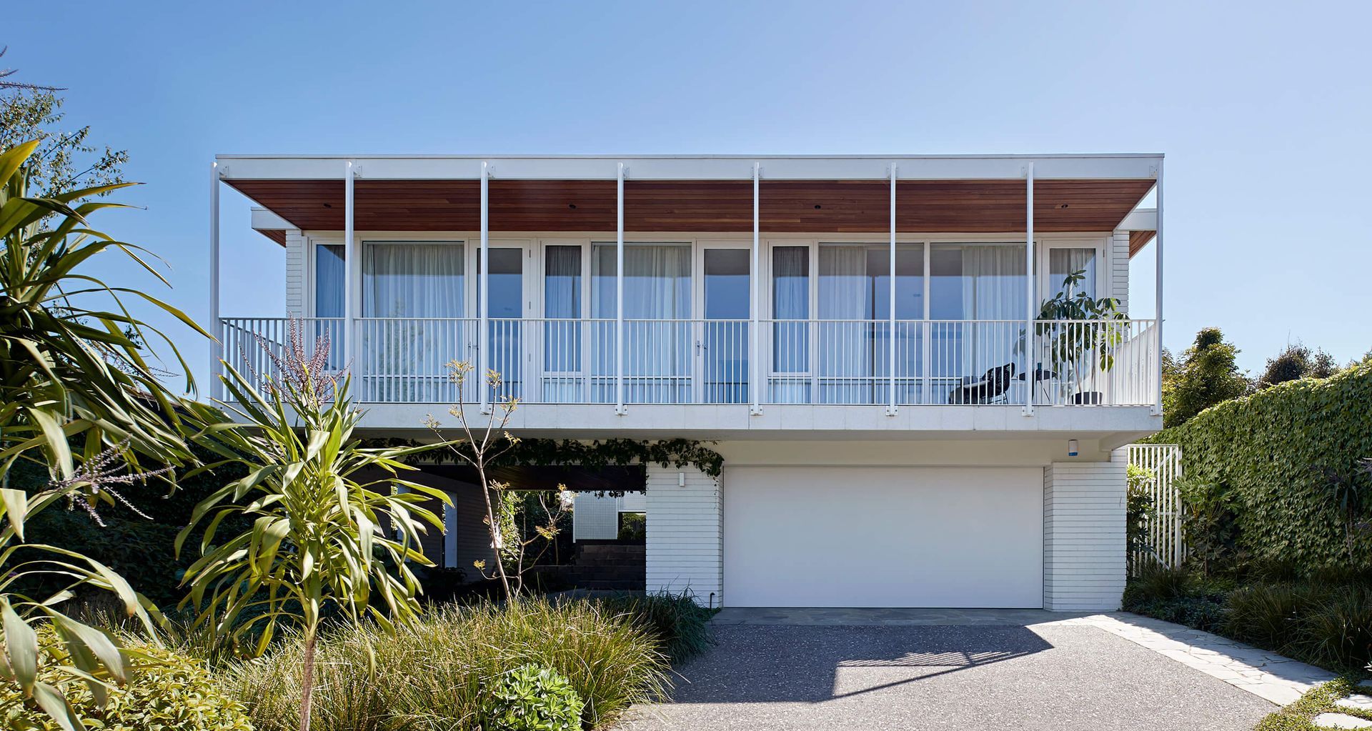 New Modern, Caulfield South. Mid-Century home after renovation.