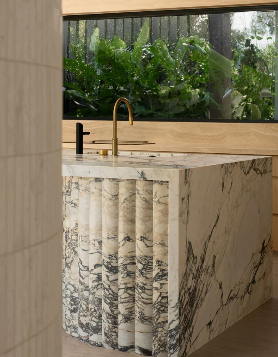 A sublime use of Calacatta Viola Marble from Arlo Stone & Finishes.