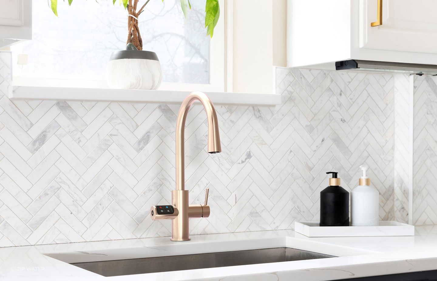 The feature-packed Zip HydroTap Design Range CELSIUS PLUS All-In-One has a intuitive touchpad for precision control.