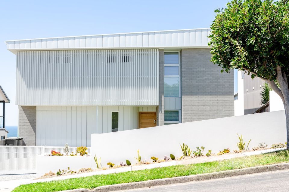 Postioned in an extremely exposed coastal location, this architecturally designed home required well-thought-out construction — built by MADE.