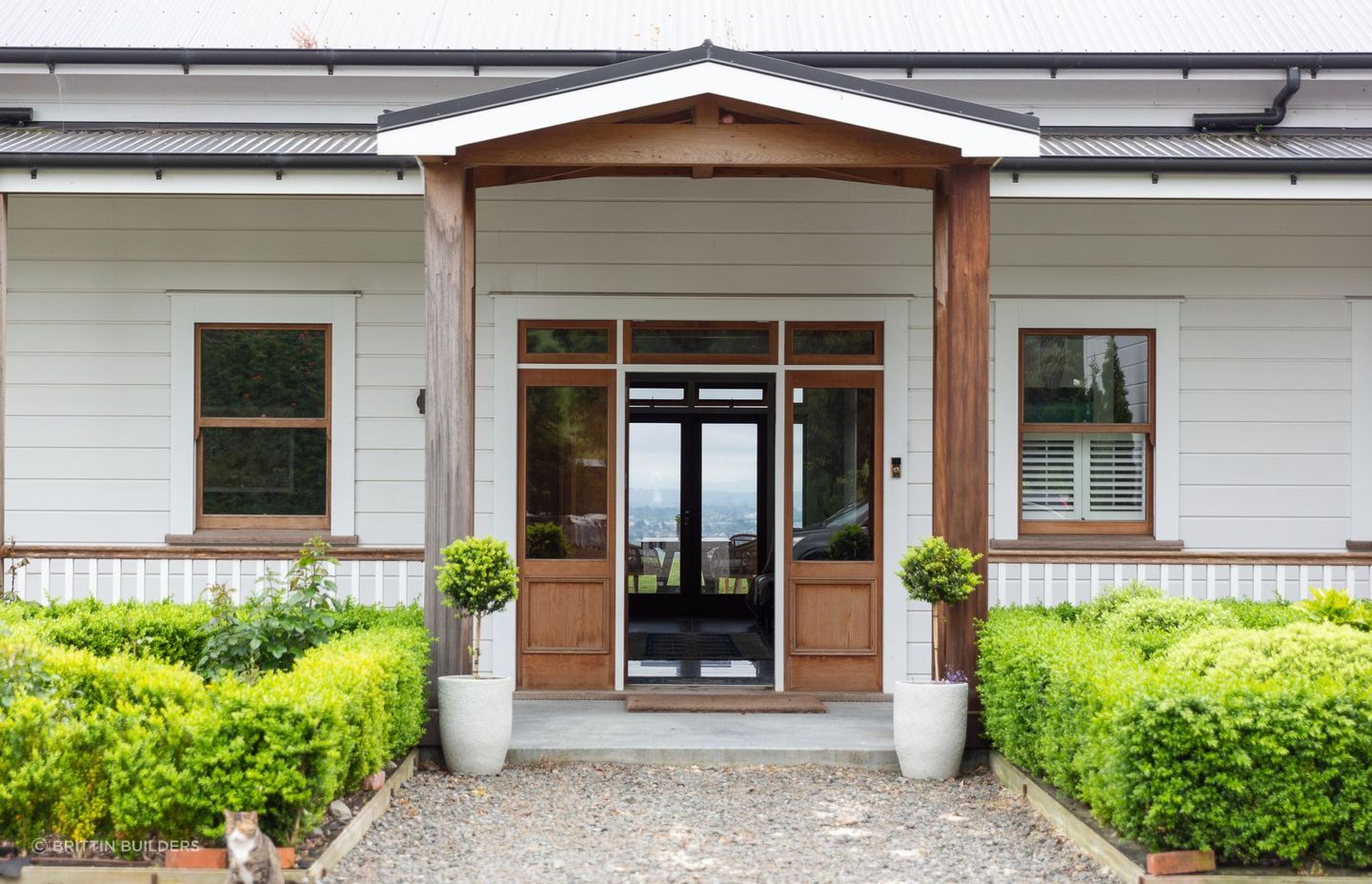 This build was a partnership between Brittin Builders and Parkhill Joinery. Although brand new, it is traditionally stylish in every way.