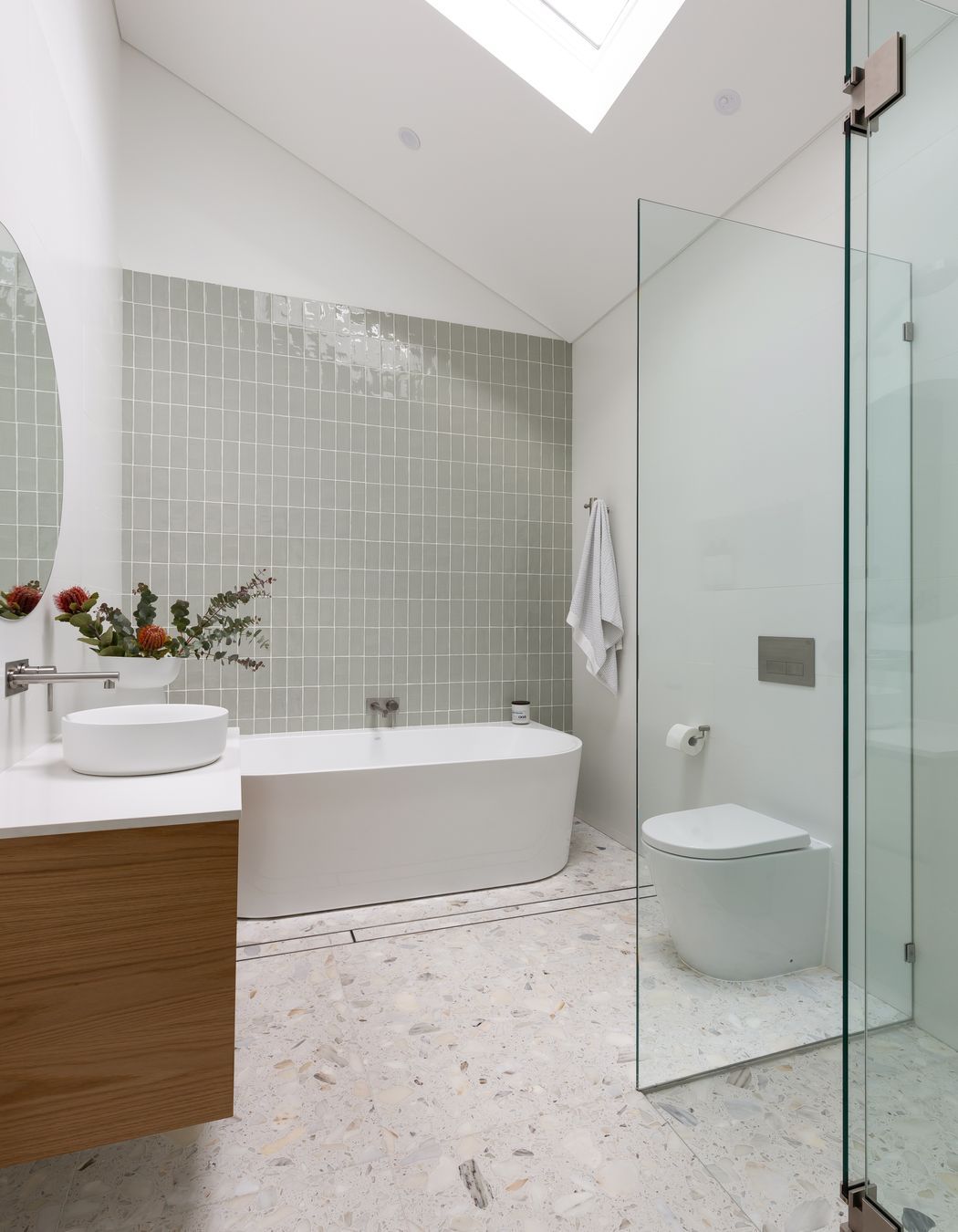 Allambie Residence by ViewThru Architects
and interiors by Christina Prescott Design.