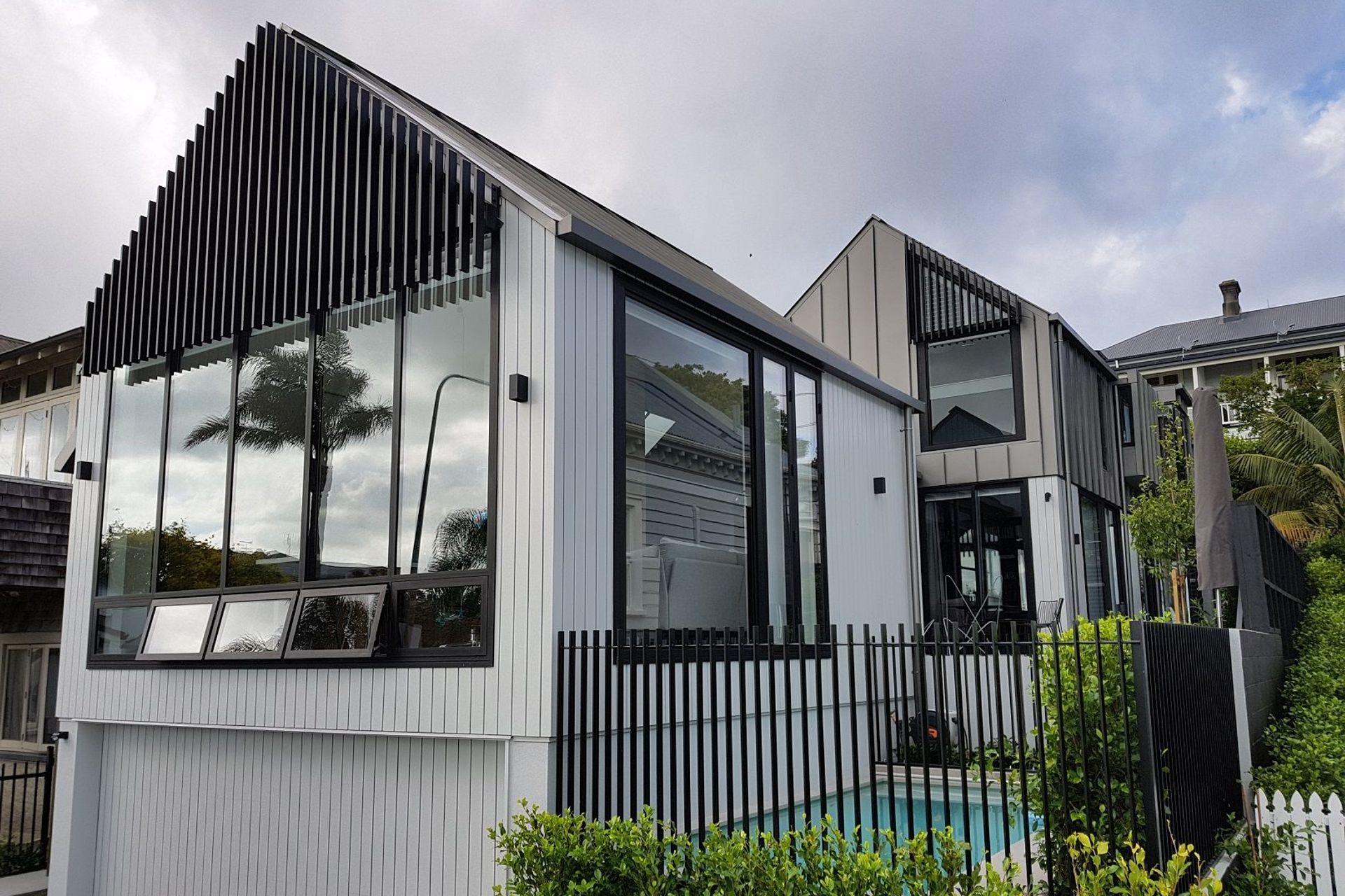 Aluminium roofs are great for designer-inspired homes thanks to their tremendous versatility, seen here with Euramax - Premium Coil Coated Aluminium.