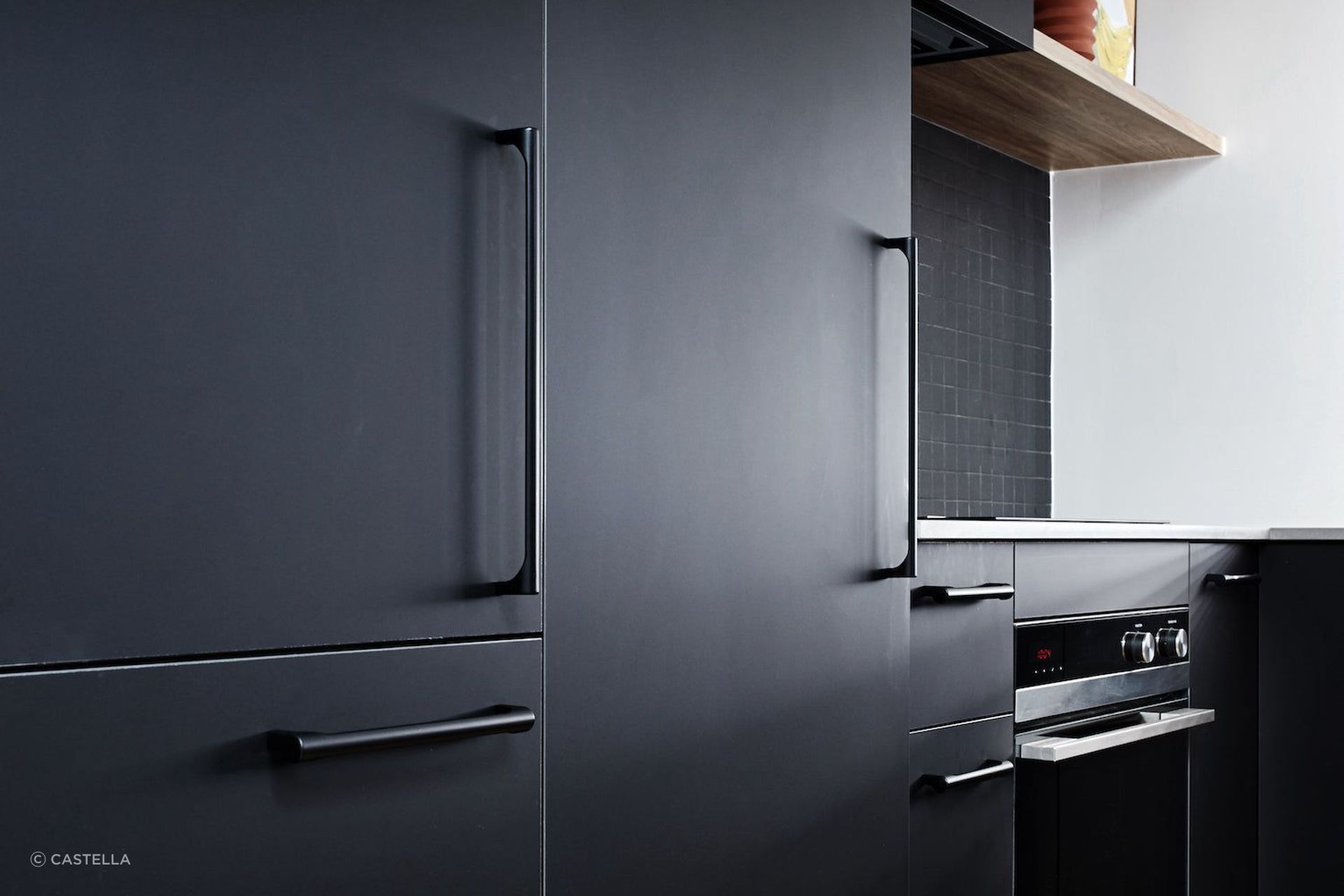 Terrace Handle in Matt Black