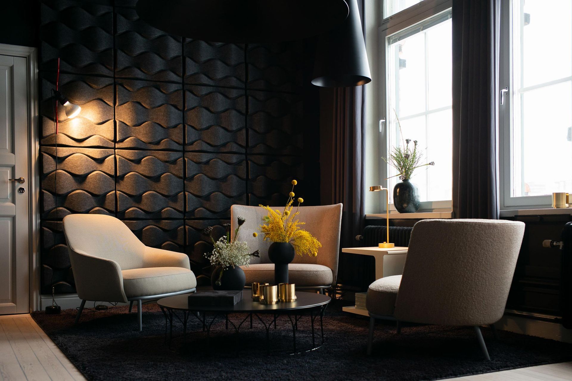 Looking for somethign a bit darker? why not try this alternative lounge space, featuring Offecct Soundwave® Flo, Acoustic panel
