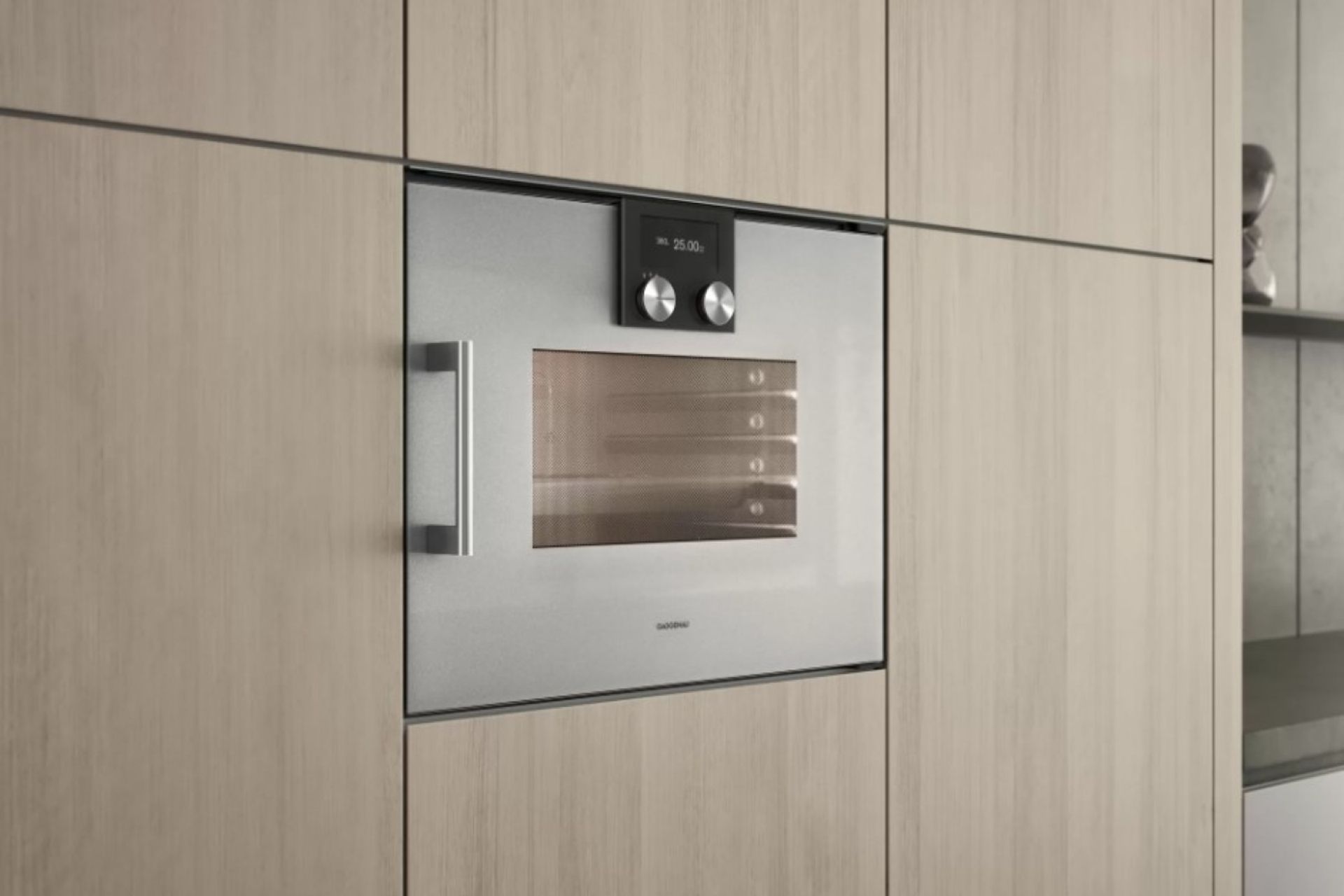 The Gaggenau Combi-Microwave Oven with Grill 200 Series offers the combination of a microwave, a grill and an oven.