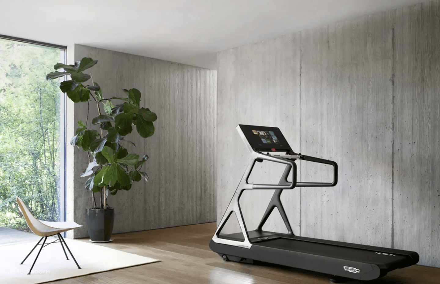 The Run Personal treadmill, designed by Antonio Citterio, combines cutting edge technology with beautiful lines.