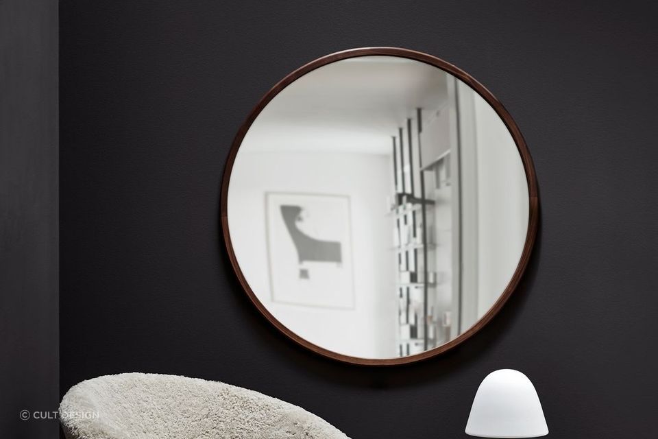 Silhouette Mirror Round by Fredericia
By Cult Design