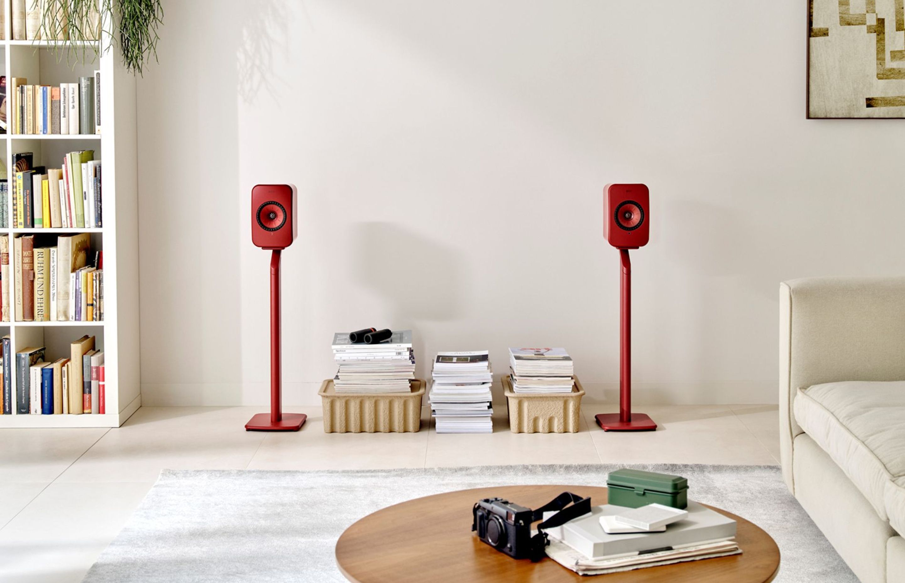 The KEF LSX II Wireless HiFi System is available in five statement finishes and harnesses over 60 years of KEF’s acoustic excellence.