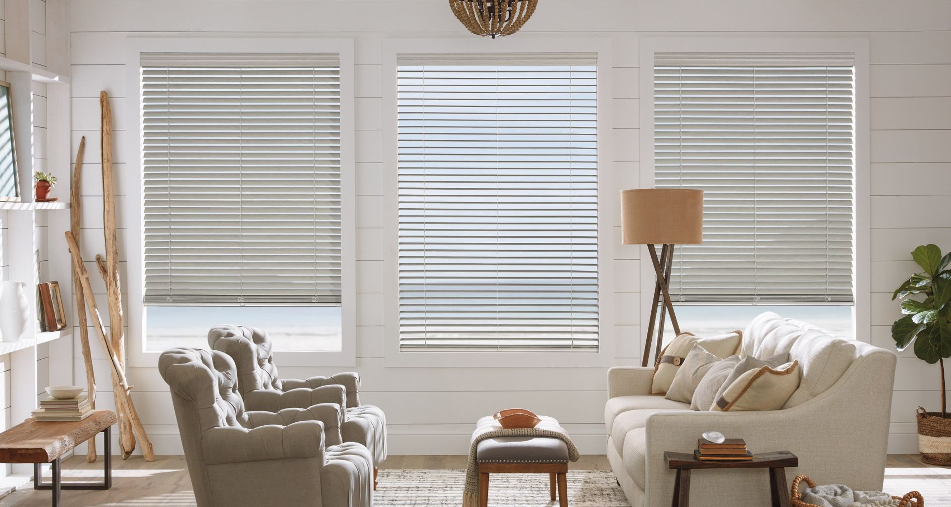 The stylish and versatile LUXAFLEX® WOODMATES® Venetian Blinds from Guthrie Bowron.