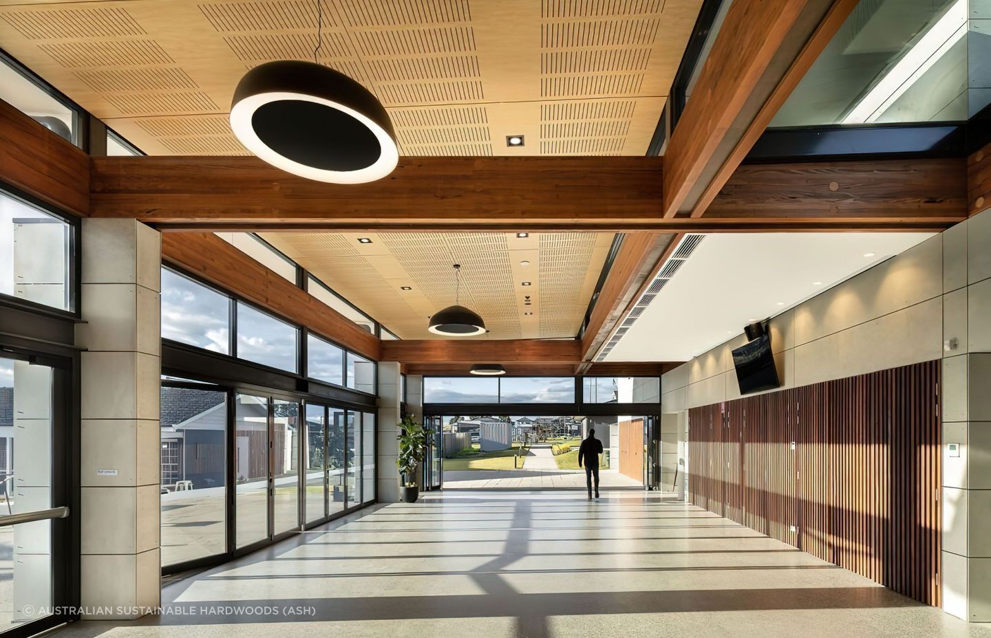 560×65 and 560×85 MASSLAM beams in the Hope Anglican Church.