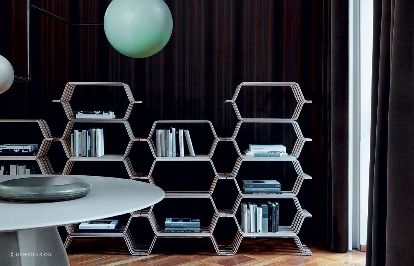 A designer bookcase like the MHC.2 Bookcase by Molteni&C is a rare and unique find.