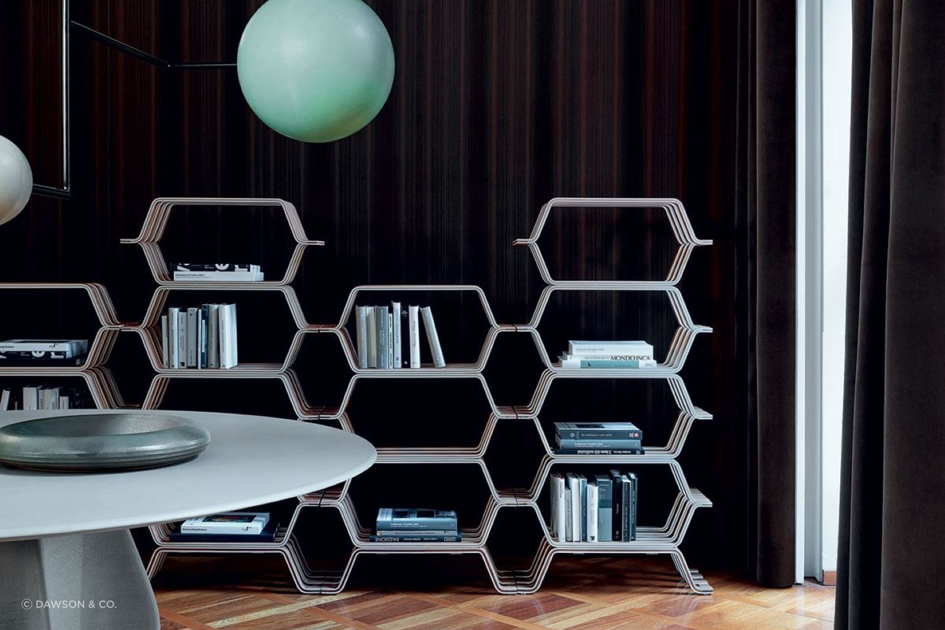 A designer bookcase like the MHC.2 Bookcase by Molteni&C is a rare and unique find.