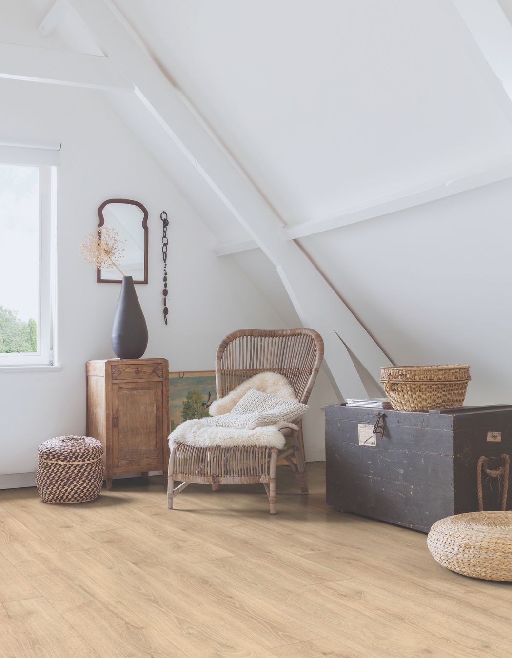 Available in a variety of styles and patterns, laminate looks like authentic timber.